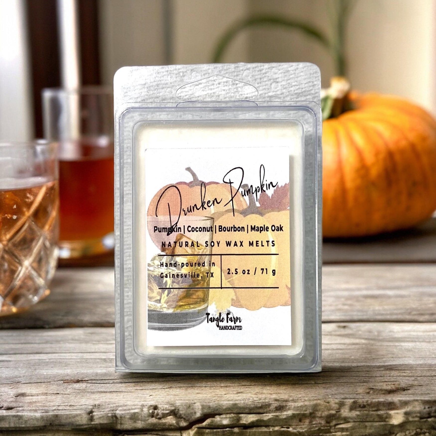 Drunken Pumpkin is a blend of fresh pumpkin and coconut infused with clove, bourbon and oak. This rich and amazing pumpkin scent just says Fall season.