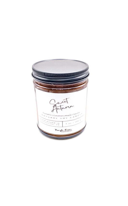 Sweet Autumn is a warm buttery pumpkin with toasted almond with caramel and maple on a bed of vanilla. This can warm your insides during cold autumn nights. 7 oz candle